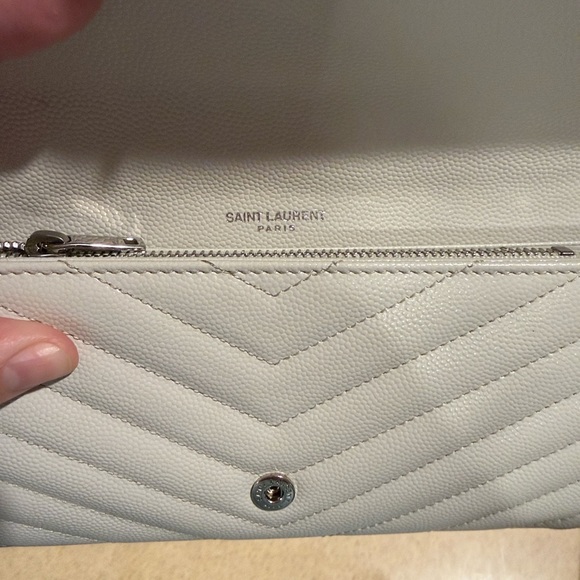 Yves Saint Laurent Quilted Silver Wallet - Picture 2 of 9